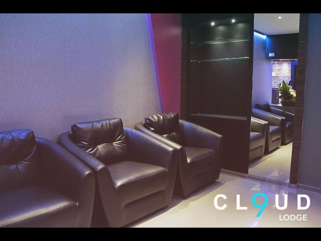 Cloud 9 Lodge Bangkok Exterior photo